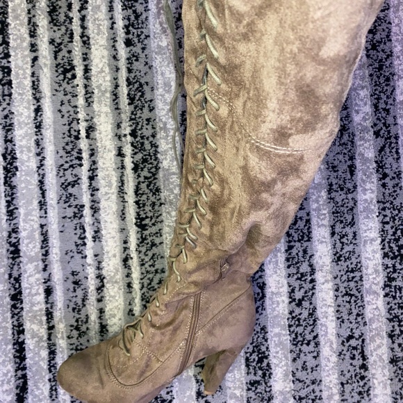 Tan thigh high boots. Never worn! Only tried on. Perfect condition!! - Picture 5 of 5